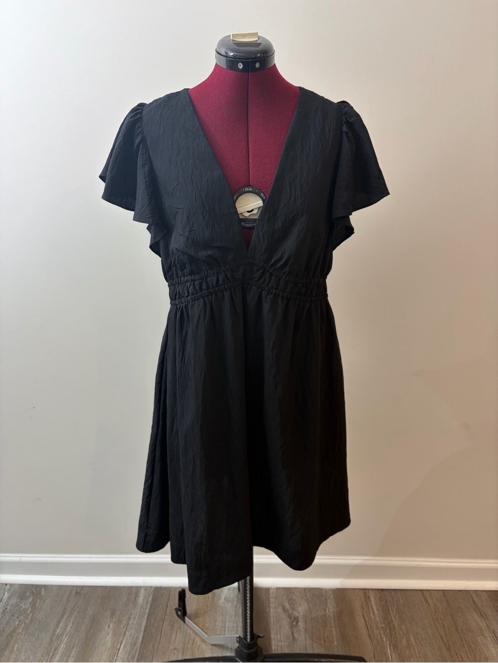 Women’s Black V-Neck Short Dress